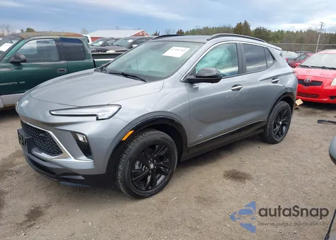 2025 Buick Encore Gx Sport Touring Awd z USA, uszkodzony, nr VIN KL4AMESL4SB052357